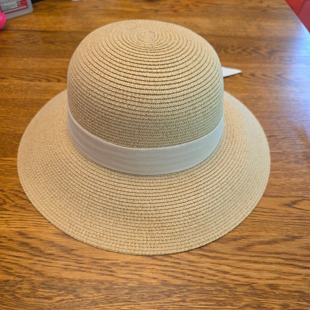 Furtalk Womens M/L Woven Straw Wide Brim Sun Hat White Ribbon Adjustable Strap